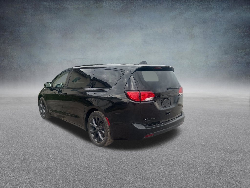 Used 2020 Black Chrysler Touring image 4