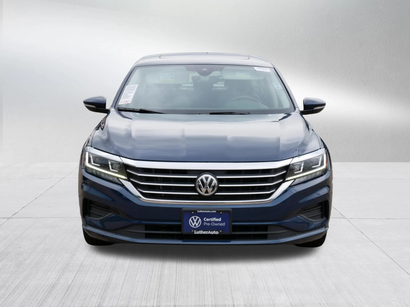 Certified Used 2022 Tourmaline Blue Metallic Volkswagen 2.0T SE image 2