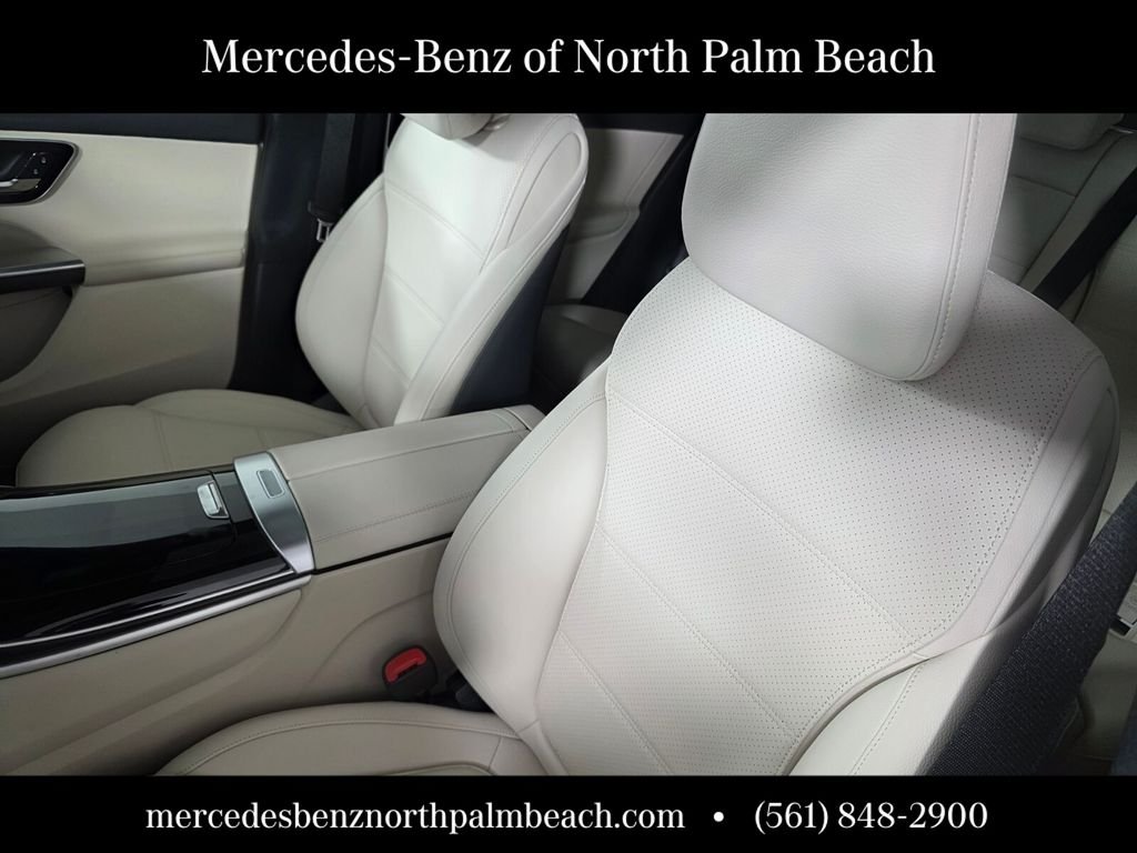 New 2026 Polar White Mercedes-Benz GLC 300 image 9