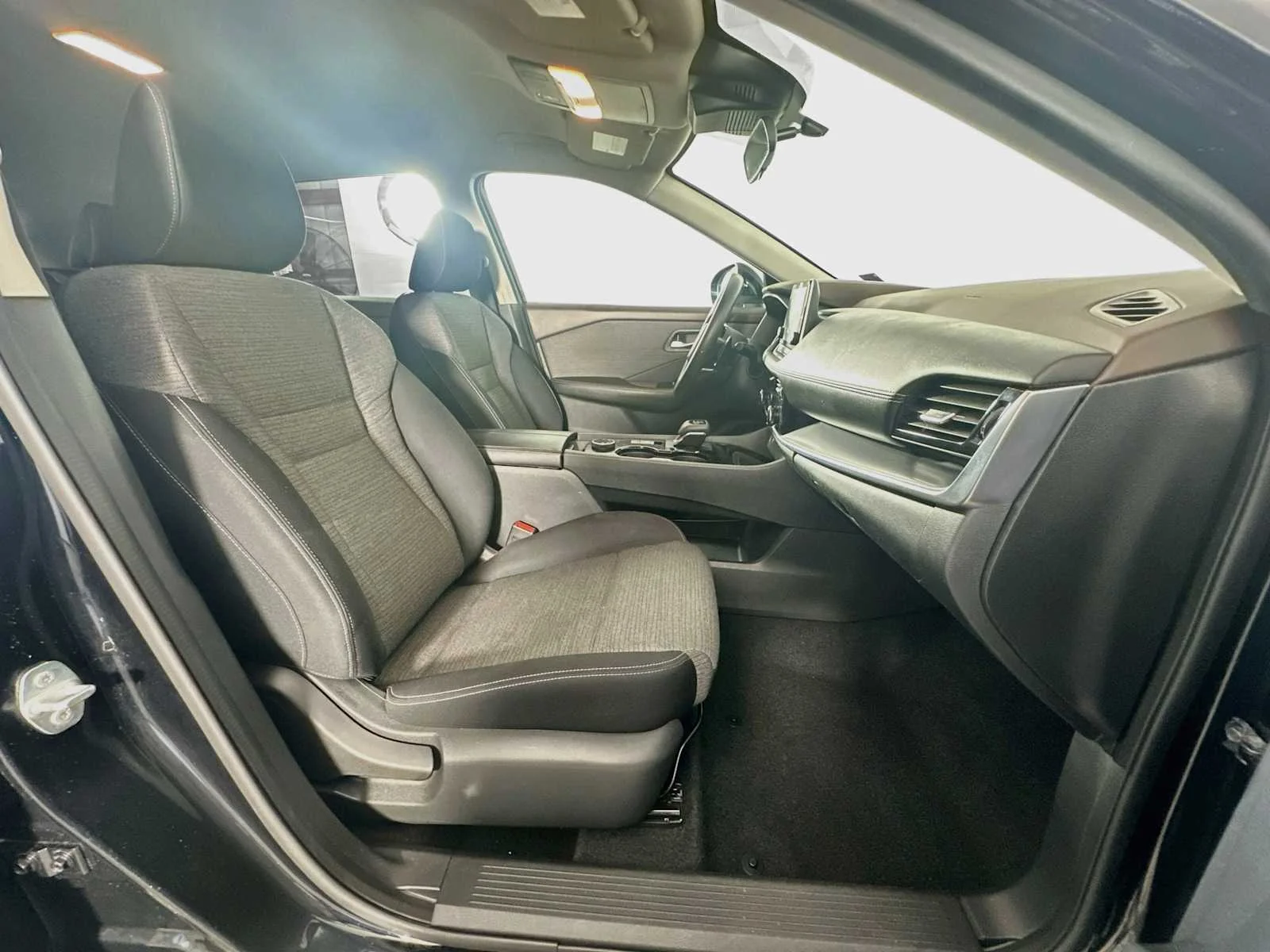 Used 2021 Super Black Nissan SV image 25