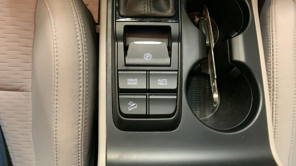 Used 2019 Black Noir Pearl Hyundai Value image 37