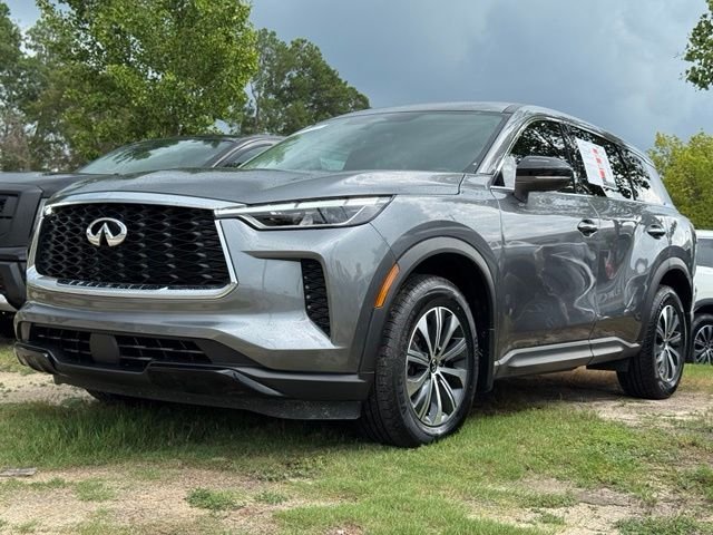 Certified Used 2024 Gray INFINITI PURE image 3