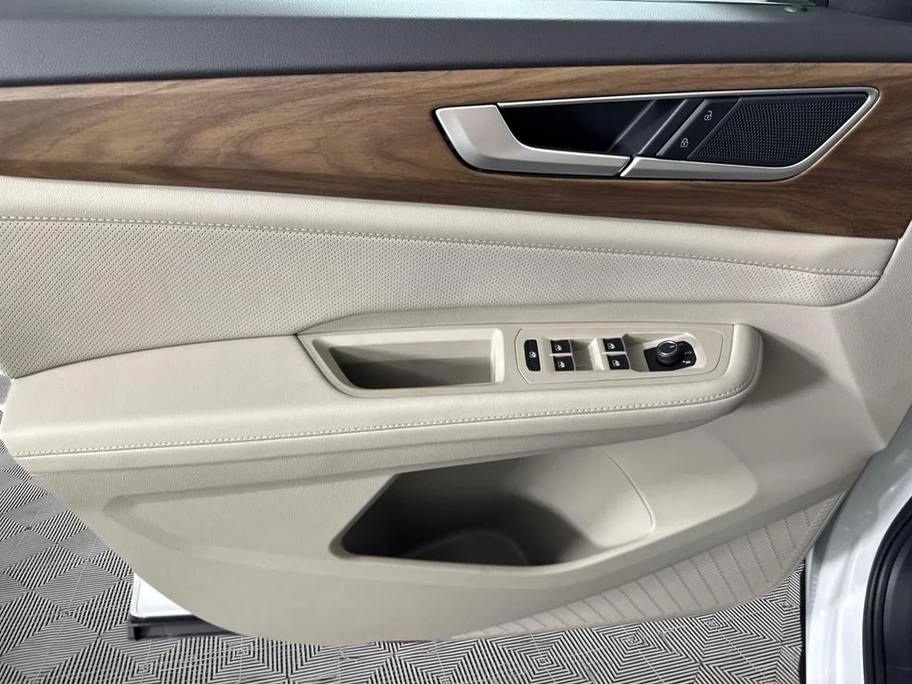 New 2026 White Pearl Volkswagen 2.0T SE image 17