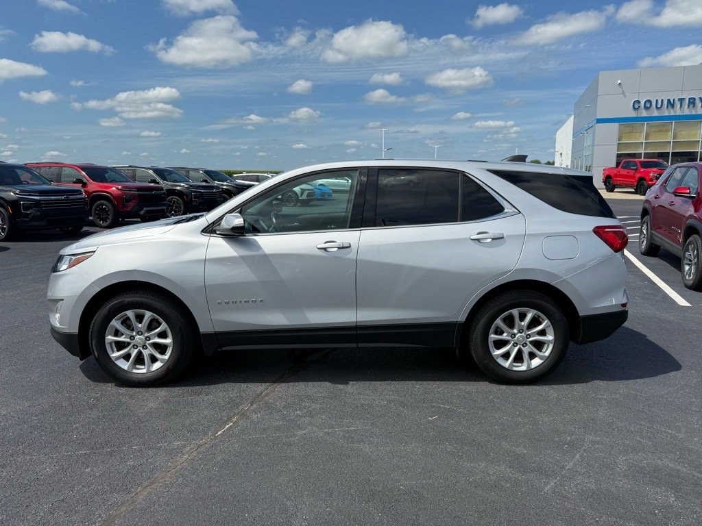Used 2018 Chevrolet Equinox LT with VIN 2GNAXJEV6J6117107 for sale in Herscher, IL