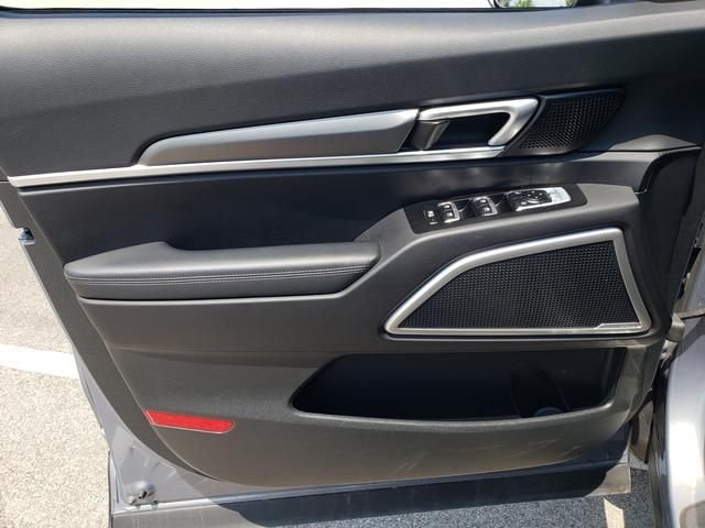 Used 2021 Silver Kia S image 11