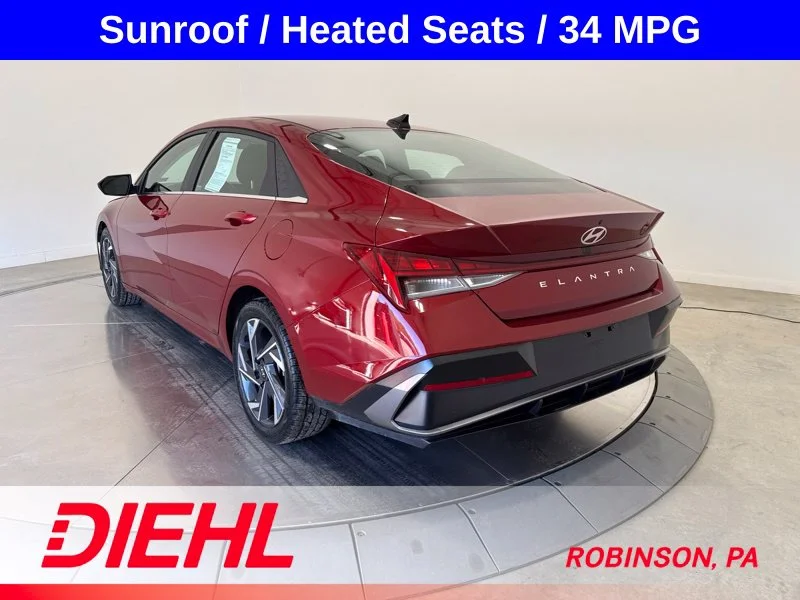 Used 2024 Red Hyundai SEL image 5