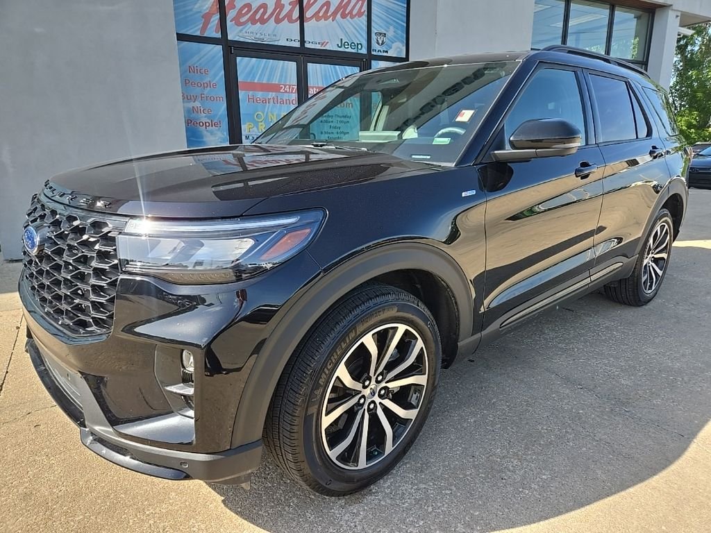 Used 2025 Ford Explorer ST-LINE with VIN 1FMUK8KH9SGC71318 for sale in Kansas City