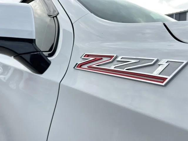 Used 2022 Summit White Chevrolet Z71 image 19