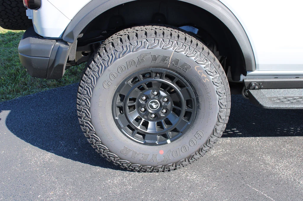New 2026 Avalanche Gray Ford Badlands® image 20