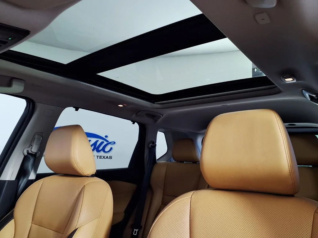 Used 2023 Gold Nissan Platinum image 15