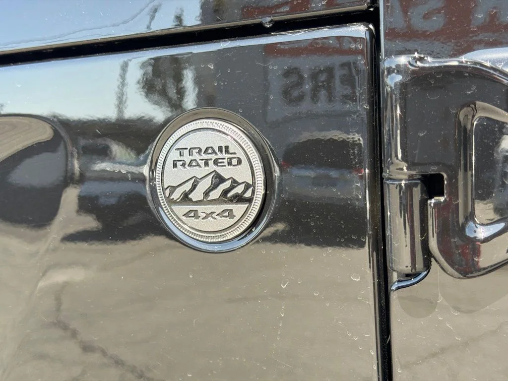 New 2026 Black Clear-Coat Exterior Paint Jeep Sahara image 18