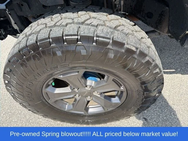 Used 2018 White Jeep Unlimited Rubicon image 23