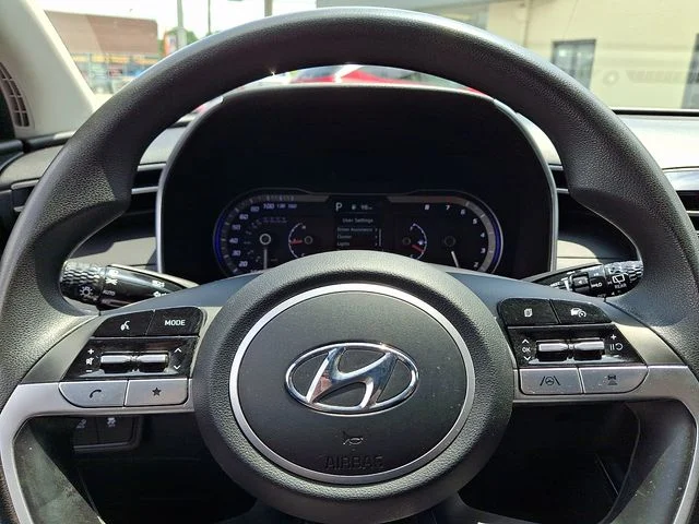 Used 2023 White Hyundai SEL image 25