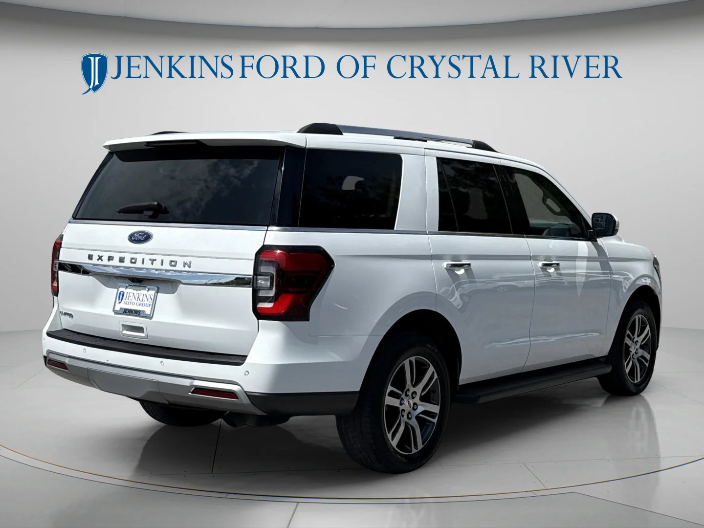 Used 2024 Star White Metallic Tri-Coat Ford Limited image 5