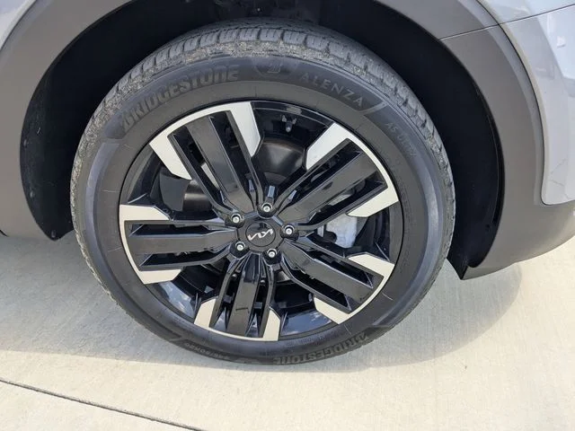 Used 2024 Silver Kia SX image 10