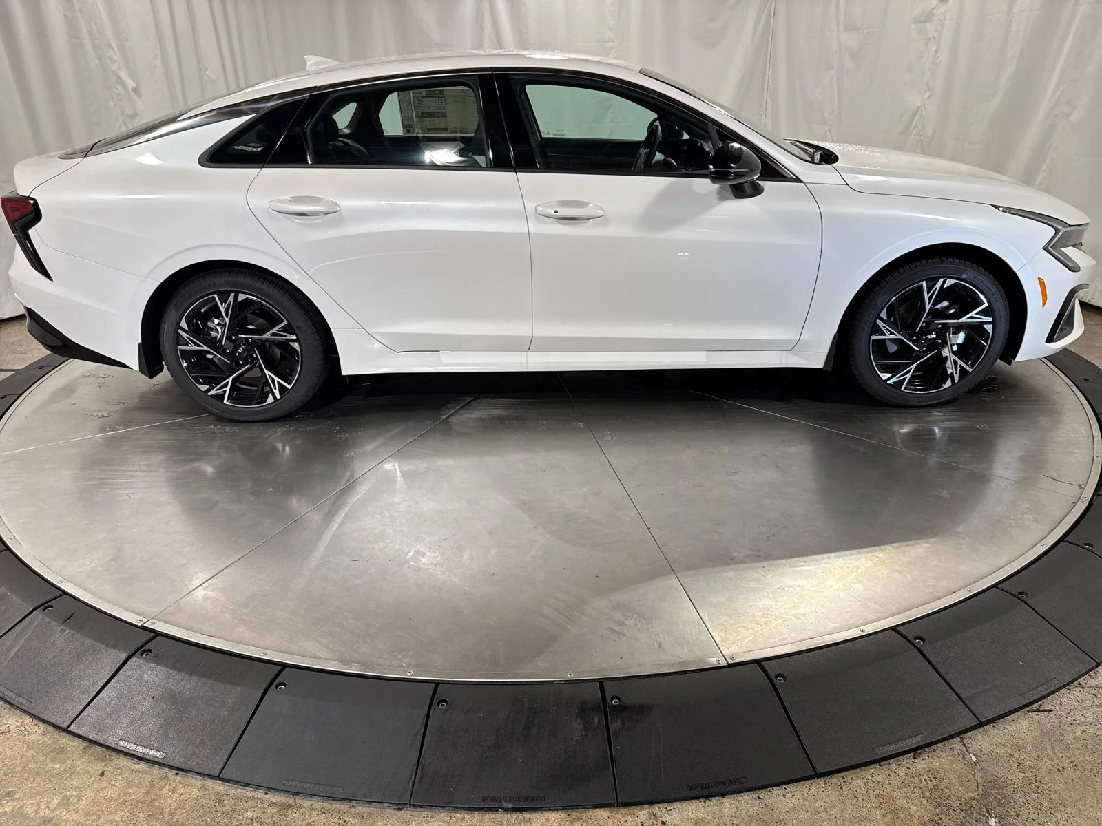New 2026 Snow White Pearl Kia GT-Line image 13