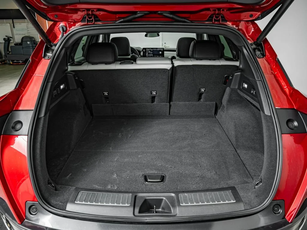 Used 2024 Red Acura  image 39