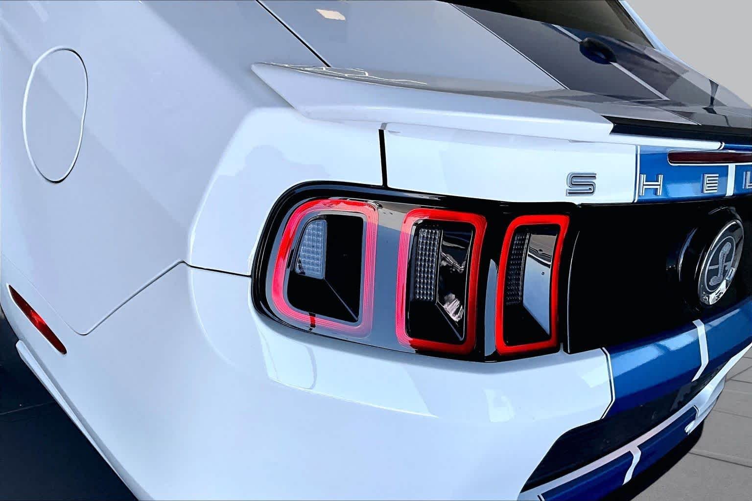 Used 2013 Performance White Ford GT Premium image 25