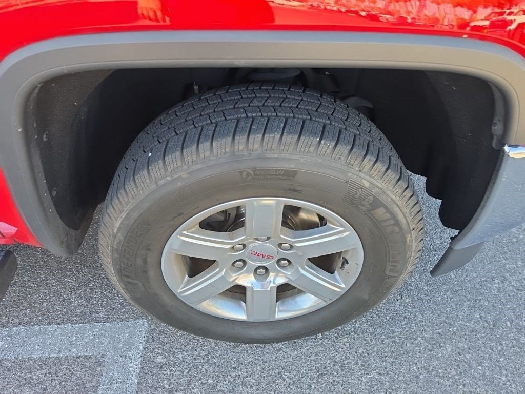 Used 2017 CARDINAL RED GMC SLT image 16