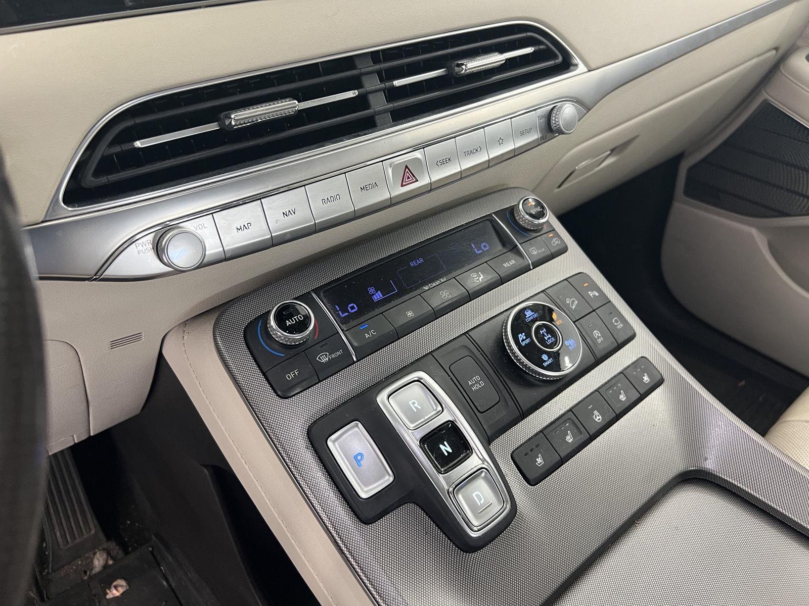 Used 2020 Becketts Black Hyundai Limited image 17