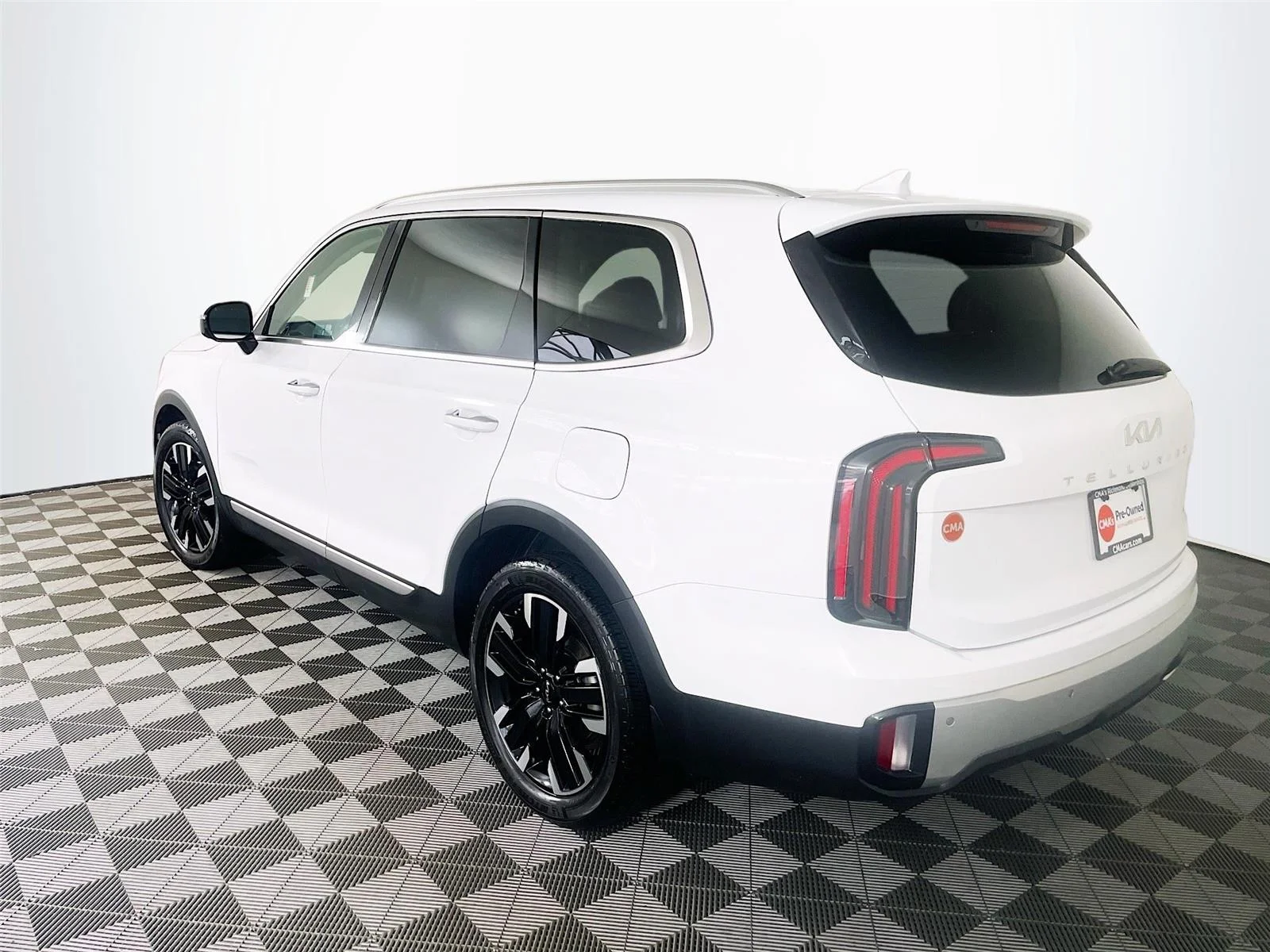 Used 2024 Glacial White Pearl Kia SX-Prestige image 7