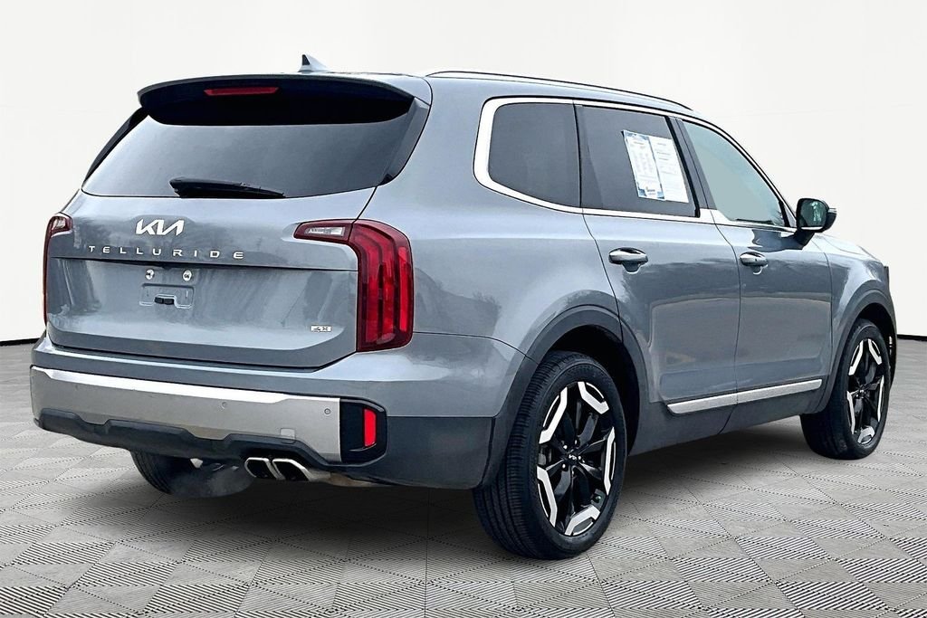 Used 2025 Kia Telluride S with VIN 5XYP6DGC2SG587660 for sale in Kansas City