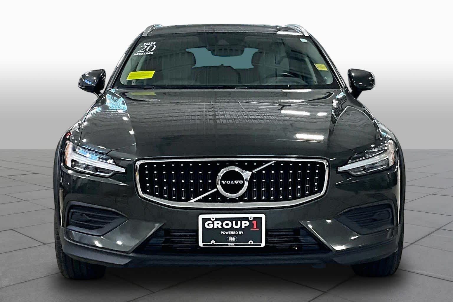 Pre-Owned 2020 Volvo V60 Cross Country