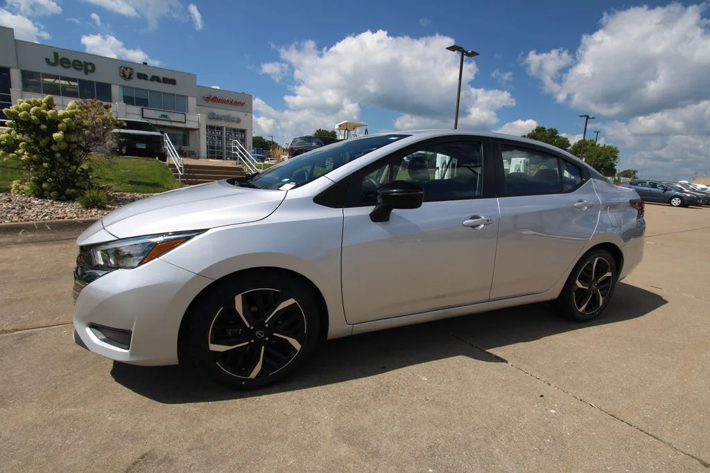 Used 2024 Silver Nissan 1.6 SR image 18