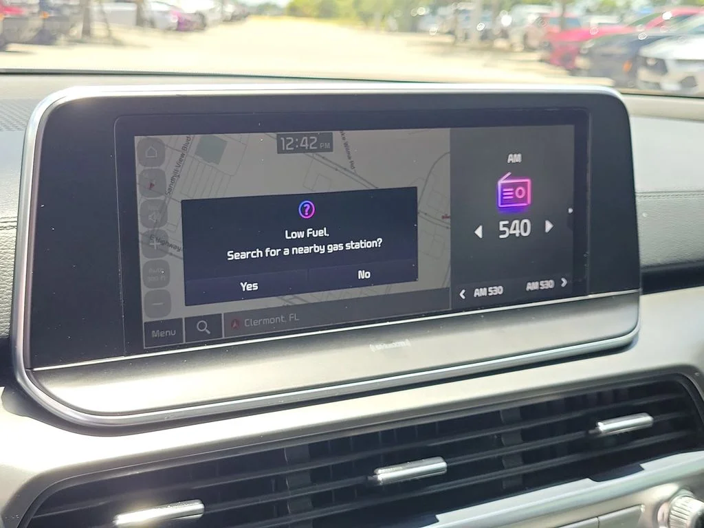 Used 2022 Glacial White Pearl Kia S image 23