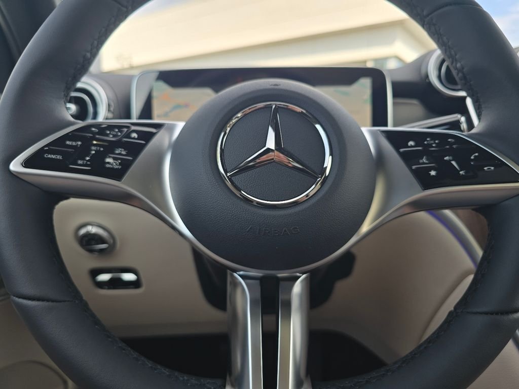New 2027 Polar White Mercedes-Benz GLC 300 image 35