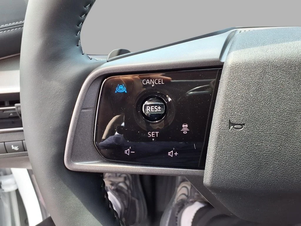New 2026 Everest White Pearl TriCoat Nissan Platinum image 13