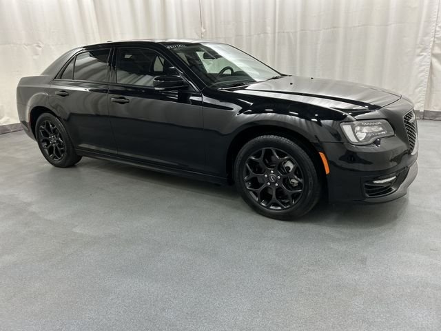 2023 Chrysler 300 Touring L