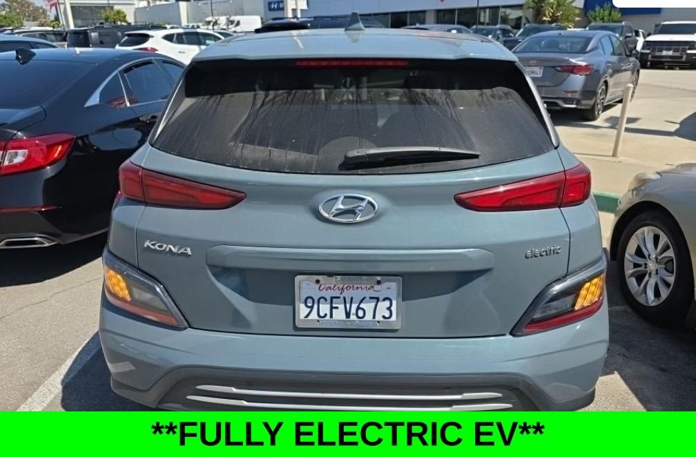 Used 2022 Green Hyundai Limited image 5