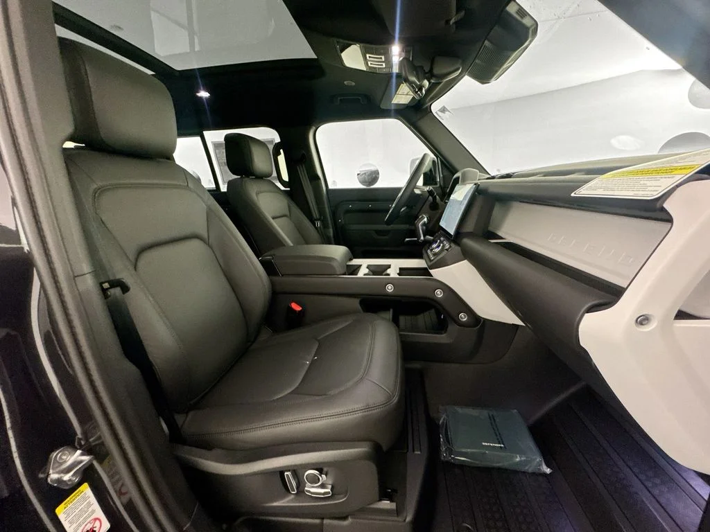 New 2026 Carpathian Grey Land Rover X-Dynamic SE image 28