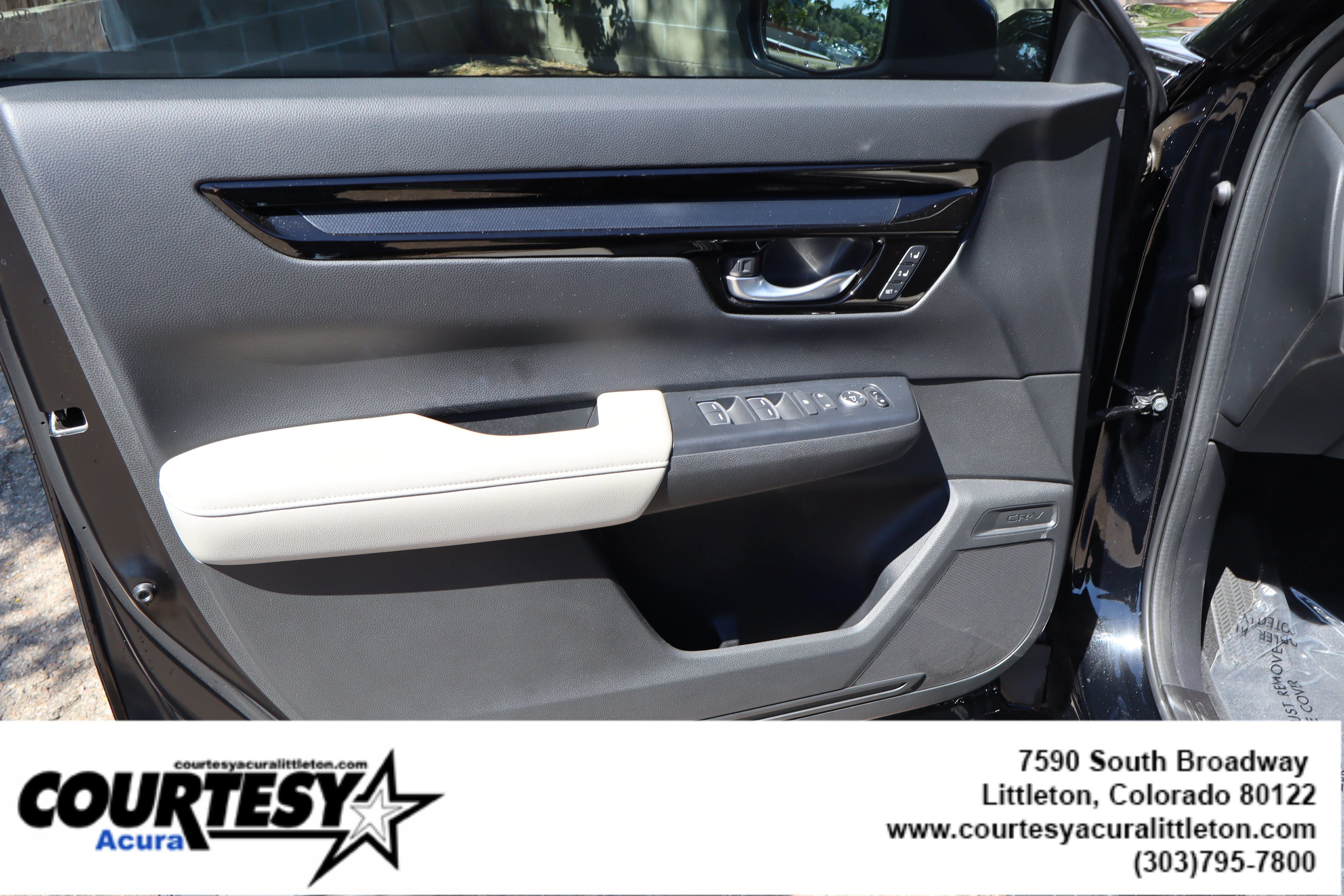 Used 2023 Crystal Black Pearl Honda EX-L image 22