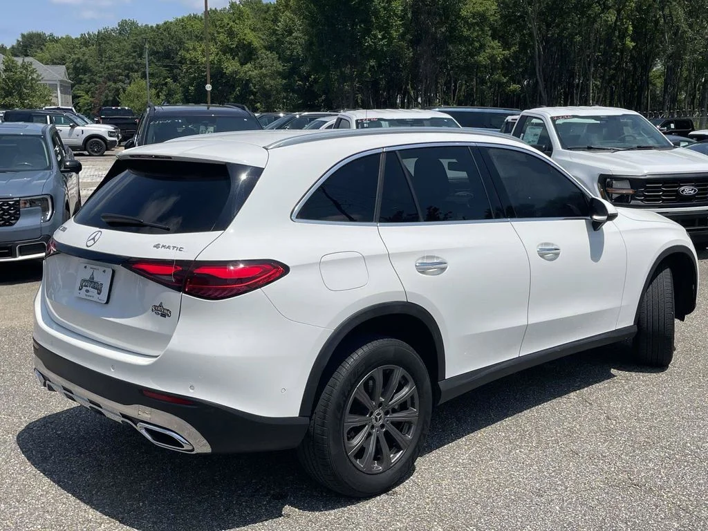Used 2024 White Mercedes-Benz GLC 300 image 3