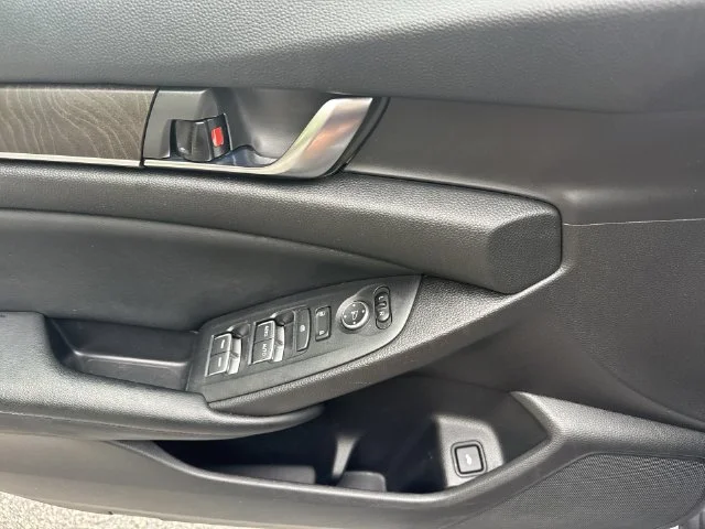 Used 2018 Gray Honda EX image 28