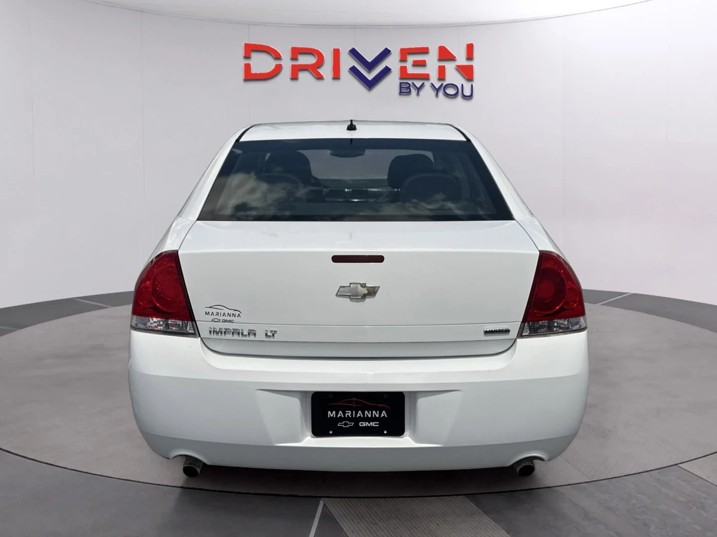 Used 2015 SUMMIT WHITE Chevrolet LT image 4