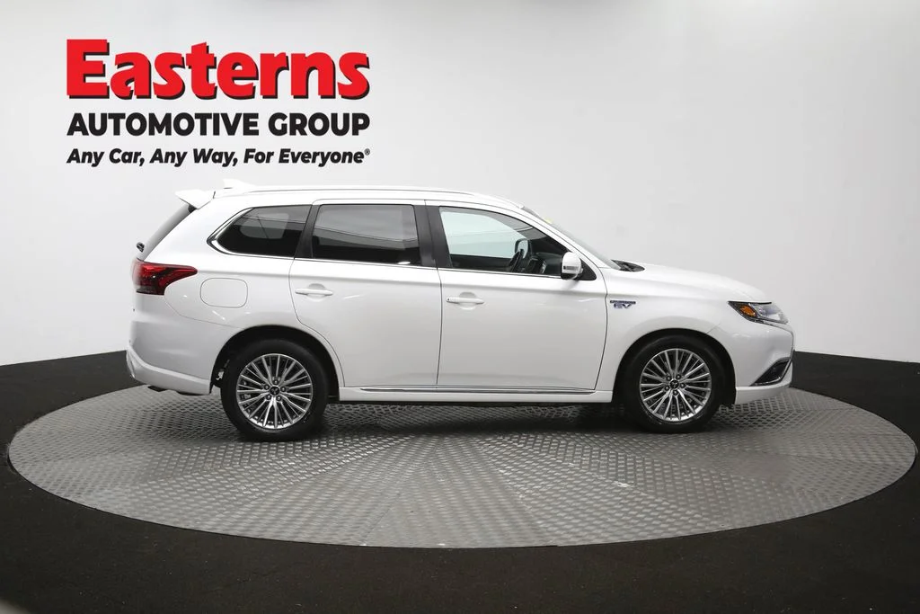 Used 2020 White Mitsubishi SEL image 44