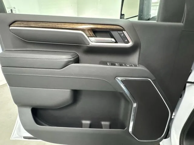 New 2026 Summit White GMC SLE image 13