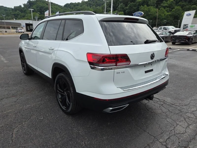 Used 2023  Volkswagen 3.6L V6 SE w/Technology image 5