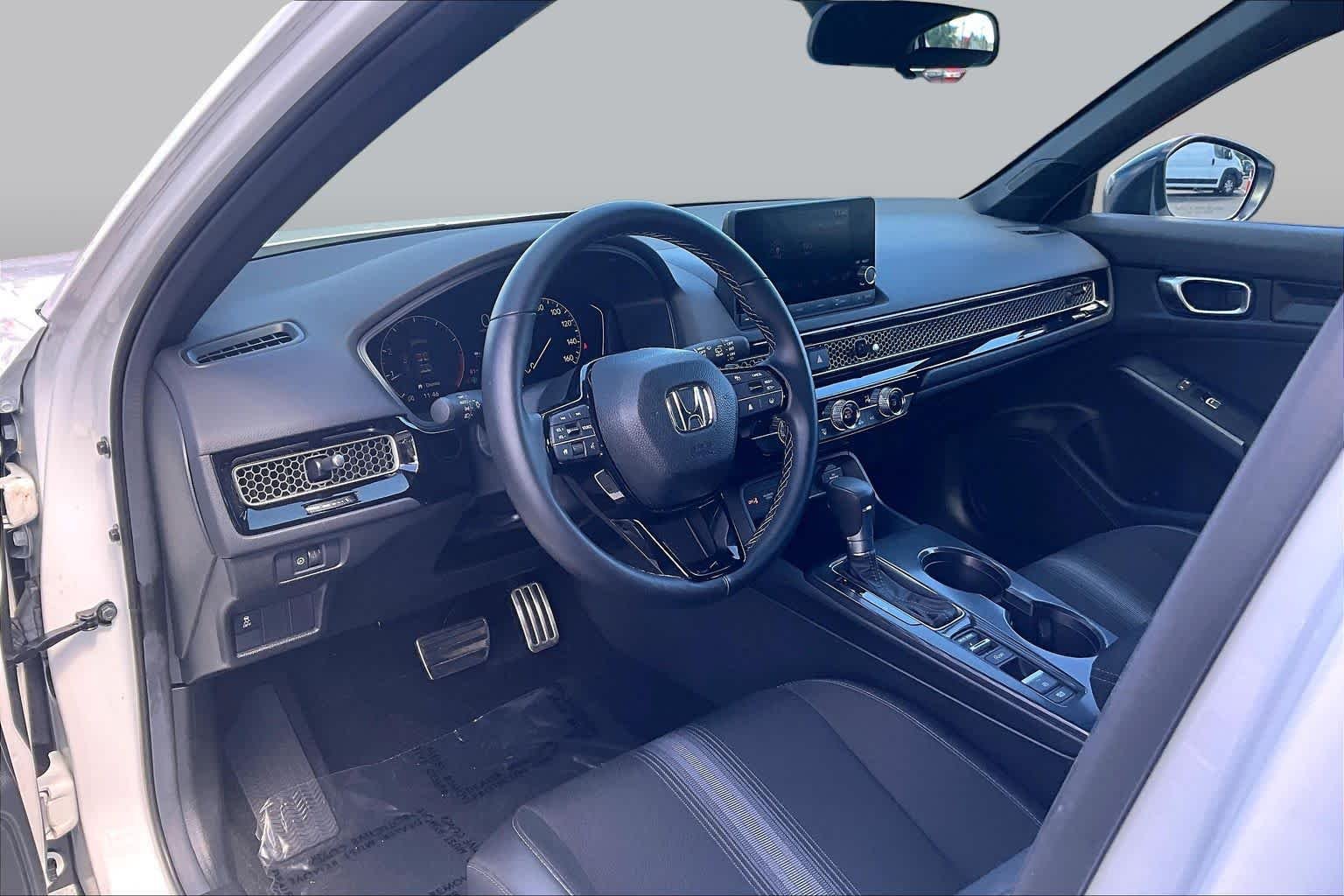 2026 Honda Civic Hatchback Sport - Photo 18