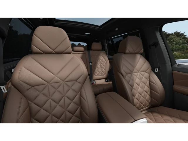 New 2027 Mineral White Metallic BMW  image 11