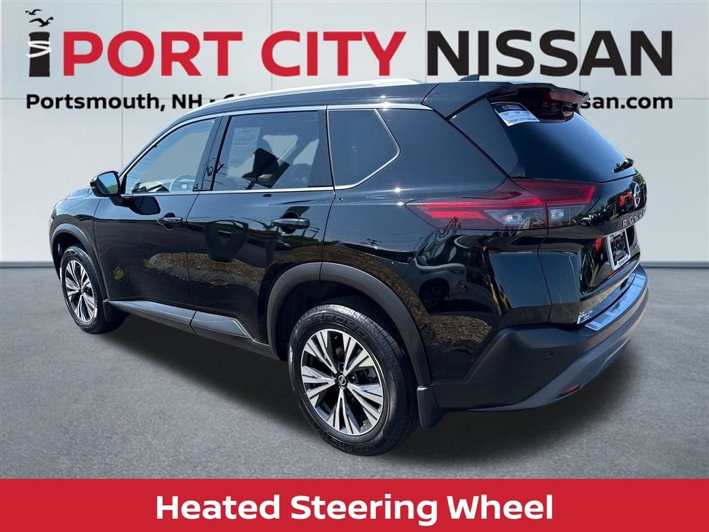 Used 2021 Super Black Nissan SV premium w/heated seats & panoramic roof image 10