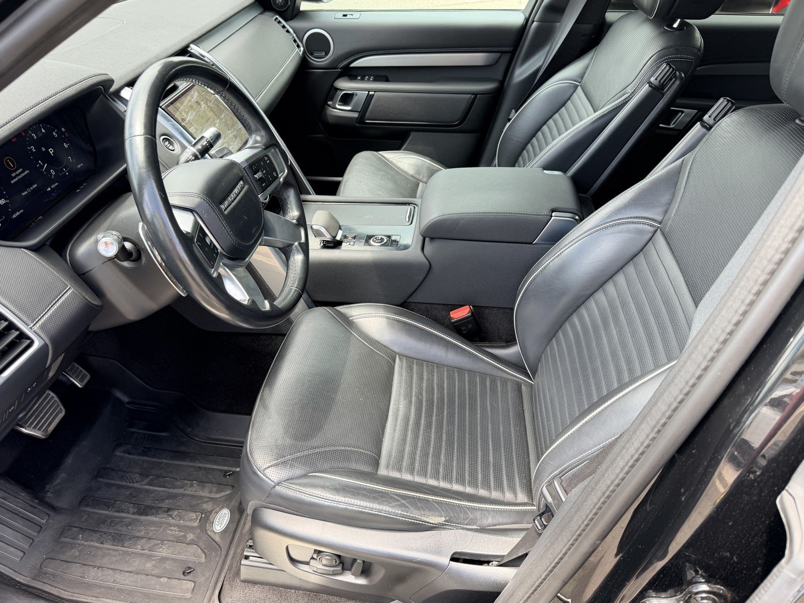 Used 2022 Black Land Rover HSE R-Dynamic image 15