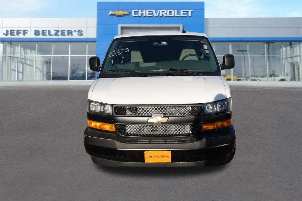 New 2025 Summit White Chevrolet WT image 8