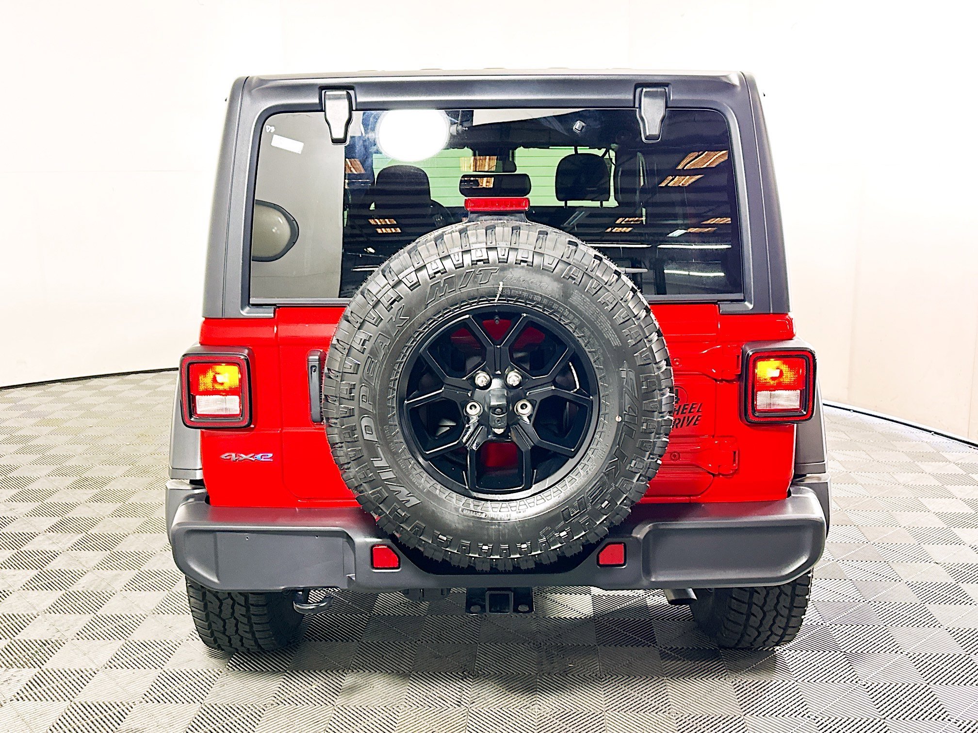 2025 Jeep Wrangler thumbnail 6