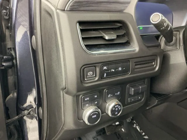 Used 2023  GMC SLT image 12