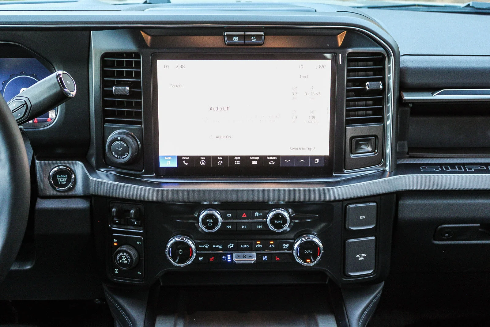 2026 Ford F-250 Super Duty Platinum - Photo 15