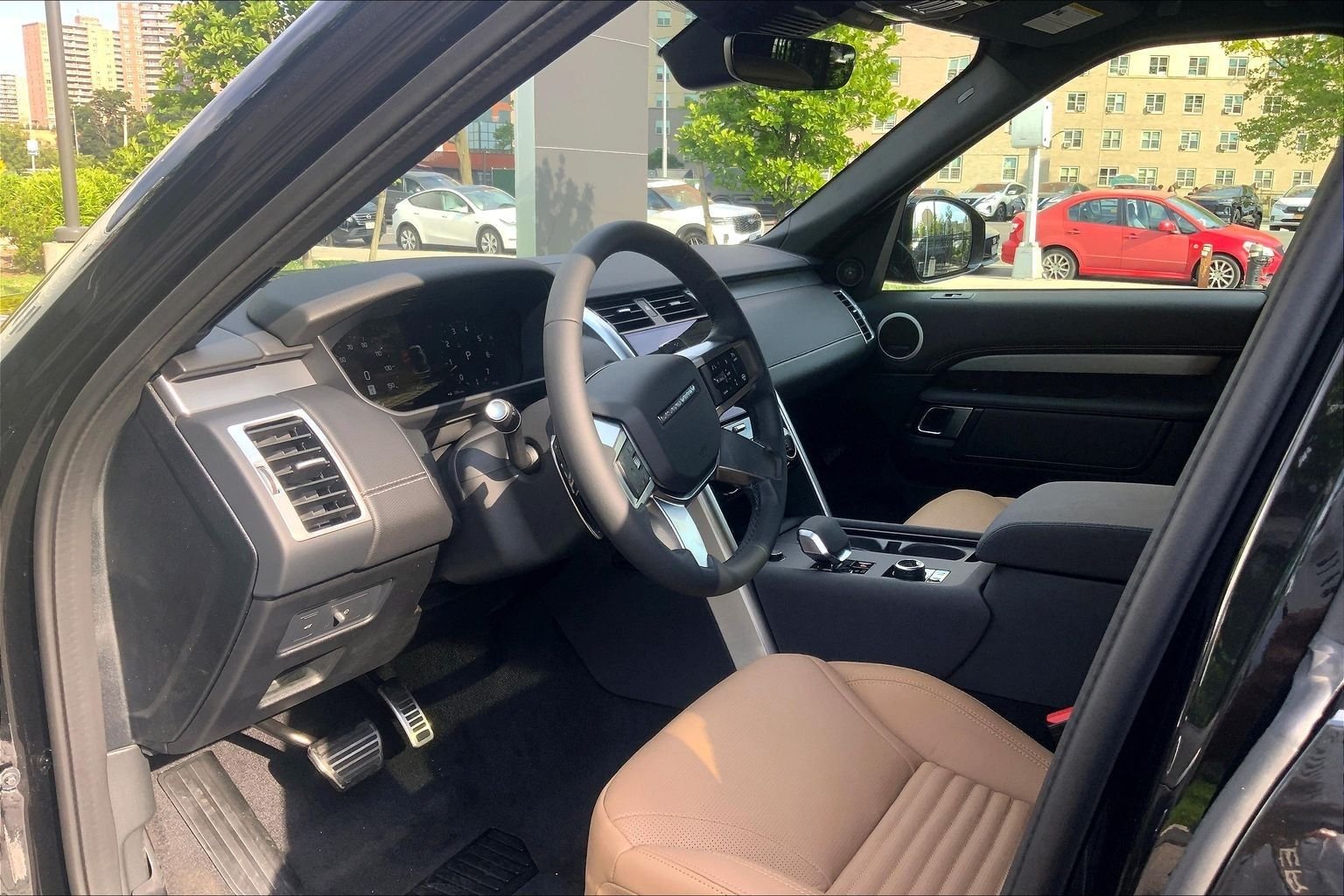New 2026 Santorini Black Land Rover Gemini Edition image 8